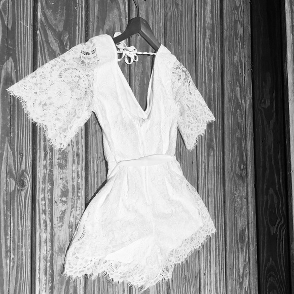 Perfect for summer lace romper - Picture 2 of 2